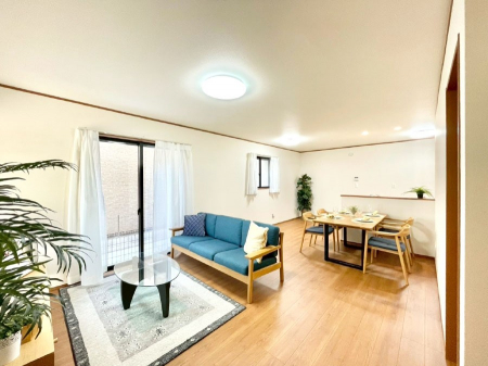 ���r���O�@���Ƒ��̓��₩�Șb�����ŕ�܂�閾�邢���r���O