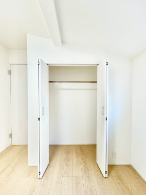 ���[�@�m���̃N���[�[�b�g�B���s��������̂Ō���̈ߗނ�����������܂�܂��B