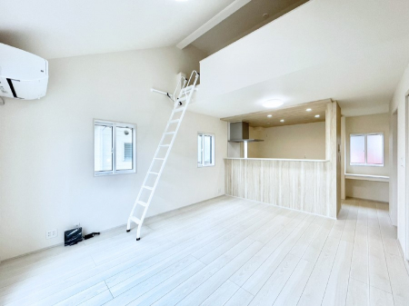 rO@ǂɂĂƑ̂ȂR~jP[VrOB 