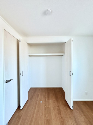 ���[�@�m���̃N���[�[�b�g�B���s��������̂Ō���̈ߗނ�����������܂�܂��B