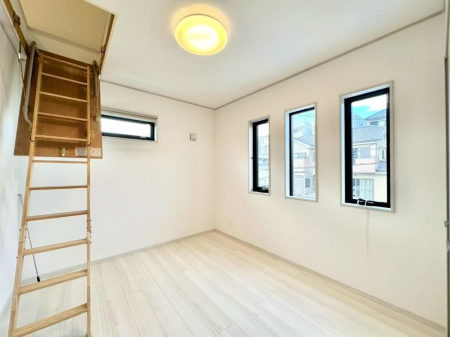 �q�������@���������[�����邨�����B