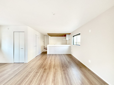 ���r���O�@���Ƒ��̓��₩�Șb�����ŕ�܂�閾�邢���r���O 