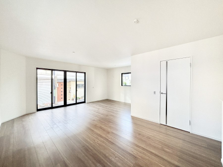 ���r���O�@�Ƒ��c���̎��Ԃ����������Ȃ��났�̃��r���O�_�C�j���O�B   