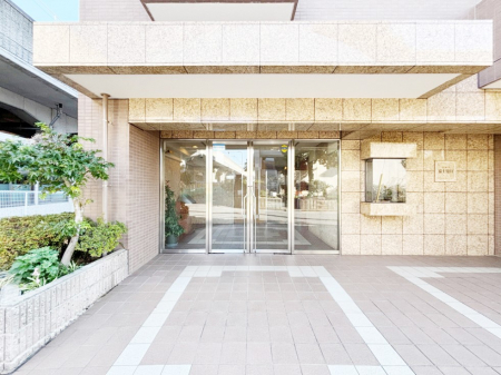 �G���g�����X�@�������������͋C�̃G���g�����X