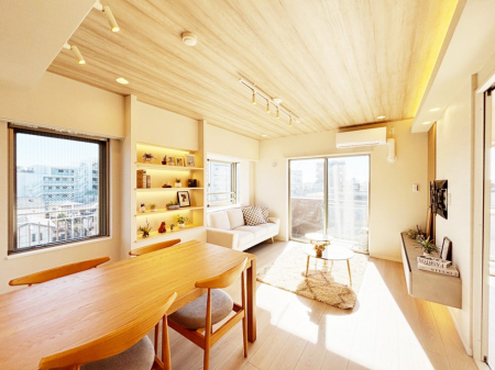 ���r���O�@�傫�ȑ����炽���Ղ�̗z���ƕ����������郊�r���O