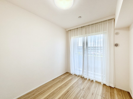 ���̑����ρ@�o���R�j�[�ɖʂ��Ă���̂Ŗ��邭���K�ȃv���C�x�[�g���[��