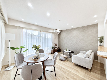 ���r���O�@�傫�ȑ����炽���Ղ�̗z���ƕ����������郊�r���O  