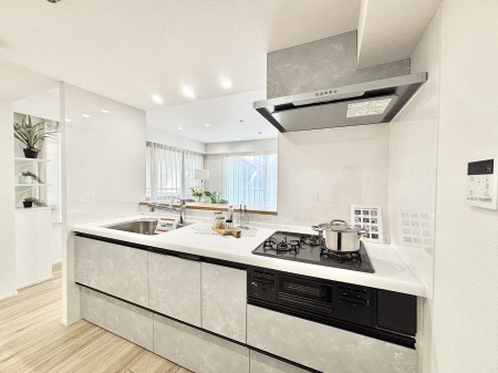 �L�b�`���@�������������I�ɁA�y�����I�V�X�e���L�b�`��