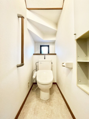 �g�C���@�g�C����1�K��2�K���ꂼ��ɔz�u����Ă��ĂƂĂ��֗��ł��B 