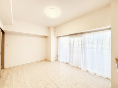 ���r���O�@�傫�ȑ����炽���Ղ�̗z���ƕ����������郊�r���O