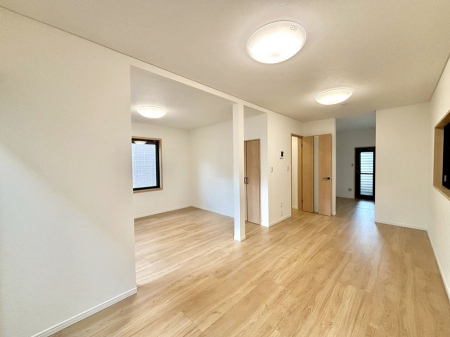 ���r���O�@�Z�ޕ��̌��������o�����A�C���e���A���l����̂��y���݂ȃ��r���O�ł��I 