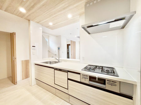 �L�b�`���@�J�E���^�[�z���Ɋy����������ׂ�B�����̂������������Ɣ��������Ȃ肻���ł��ˁB