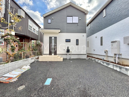 ���n�O�ώʐ^�@�������ꂽ�O�ρA�㎿�ȏZ��Ԃ��L���鎺���͉i�����S���ĉ߂�����Z���ł��B 