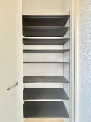 ���̑����ρ@�����Ղ���[�ł���V���[�Y�{�b�N�X�ŉƑ��S���̌C���A���ւ�������B  