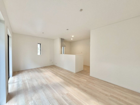 ���r���O�@�������������͋C�̂k�c�j�͉Ƒ��݂�Ȃ̉��K���  