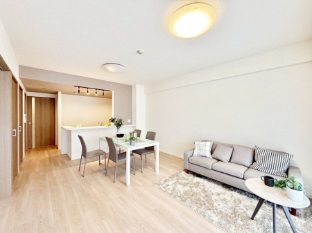 ���r���O�@���Ƒ��̓��₩�Șb�����ŕ�܂�閾�邢���r���O  