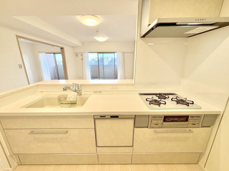 �L�b�`���@���������Ȃ���ł����Ƒ��Ƃ̉�b���y���߂�ΖʃL�b�`��