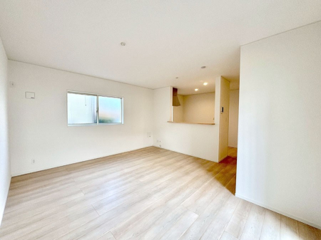 ���r���O�@�������������͋C�̂k�c�j�͉Ƒ��݂�Ȃ̉��K���  