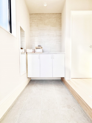 ���ց@���ʔ��͂��Ƒ��̎ʐ^��G�߂̃C���e���A�ŏ���I�Ƃ��ĉ��o�ł��܂�