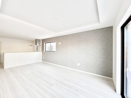 ���r���O�@���Ƒ��̓��₩�Șb�����ŕ�܂�閾�邢���r���O