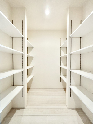 ���[�@�H�i�̃X�g�b�N�⒲�����̕ۊǂɕ֗��ȃp���g���[�@