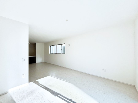 ���r���O�@���Ƒ��̓��₩�Șb�����ŕ�܂�閾�邢���r���O