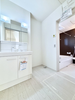 ���̑��@�L�X�Ƃ�Ƃ�̂��郉���h���[�X�y�[�X�B  