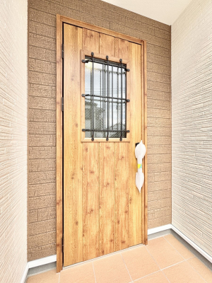 ���ց@��؂ȉƑ��A���q���o�}���錺�ցB