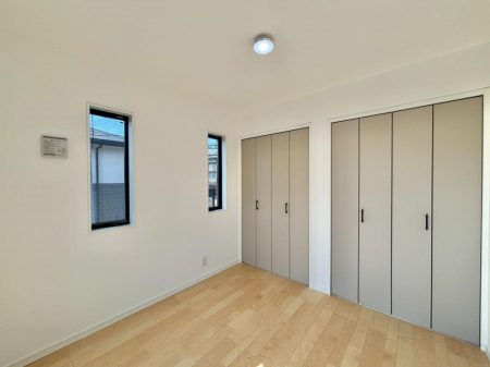 �q�������@�N���[�[�b�g��2�ɕ�����Ă���̂ŕ��Ɨm���Ȃǂŕ����Ď��[���₷��