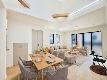 ���r���O�@���R�Ƃ��Ƒ����W�܂�e���̋�ԁ@���Ƌ��CG�ł�