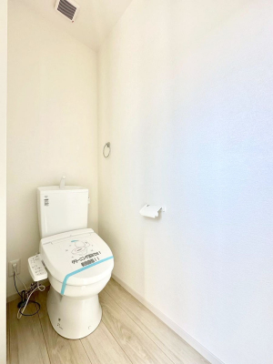 �g�C���@�g�C����1�K��2�K���ꂼ��ɔz�u����Ă��ĂƂĂ��֗��ł��B 