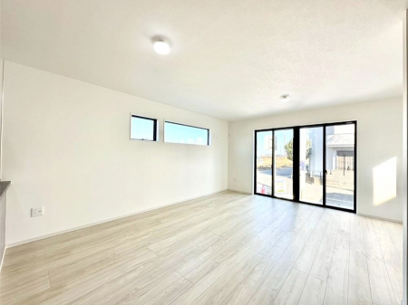 ���̑����ρ@�Ƒ��̏Ί炪���R�Ɛ��܂�Ă���A����ȕ��͋C�̃_�C�j���O�Ɏd�オ���Ă��܂��B