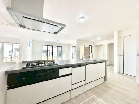 �L�b�`���@���������Ȃ���ł����Ƒ��Ƃ̉�b���y���߂�ΖʃL�b�`��