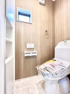 �g�C���@�g�C����1�K��2�K���ꂼ��ɔz�u����Ă��ĂƂĂ��֗��ł��B 