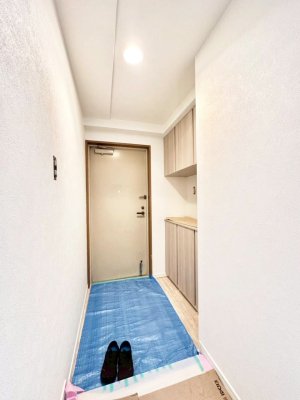 ���ց@����