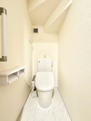 �g�C���@�g�C����1�K��2�K���ꂼ��ɔz�u����Ă��ĂƂĂ��֗��ł��B 