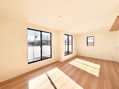 ̑ρ@Ƒ̏Ί炪RƐ܂ĂAȕ͋C̃_CjOɎdオĂ܂ 