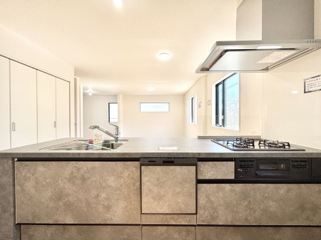 �L�b�`���@�������������I�ɁA�y�����I�V�X�e���L�b�`��  