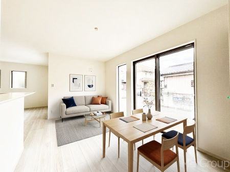 ���r���O�@�傫�ȑ����炽���Ղ�̗z���ƕ����������郊�r���O���Ƌ��CG�ł�