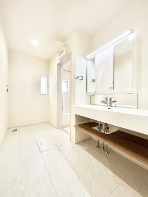 ���ʑ�E���ʏ��@�������̂�����K��Ԃł��B�����̐g�x�x���C�����ǂ����g�������܂��B 