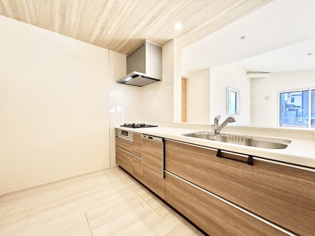 �L�b�`���@���r���O�ŗV�Ԃ��q�l�������Ȃ��炨�������ł���ΖʃL�b�`���B  