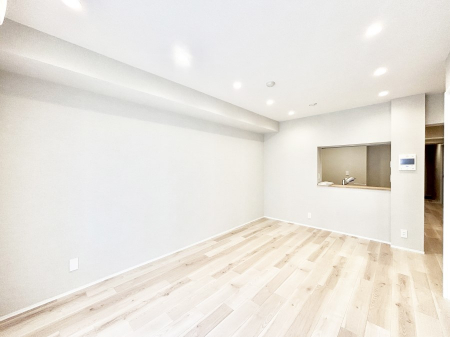 ���r���O�@���Ƒ��̓��₩�Șb�����ŕ�܂�閾�邢���r���O