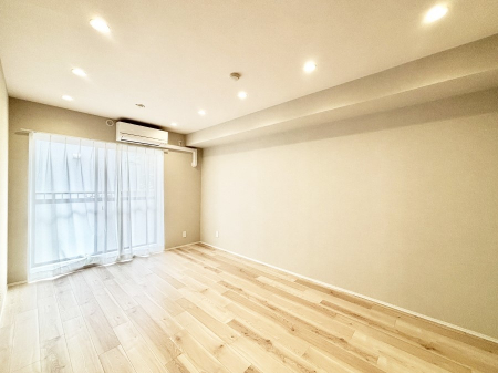 ���r���O�@�傫�ȑ����炽���Ղ�̗z���ƕ����������郊�r���O