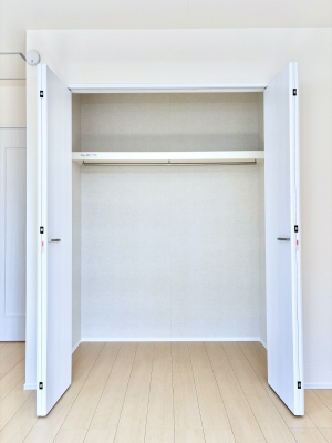 ���[�@�m���̃N���[�[�b�g�B���s��������̂Ō���̈ߗނ�����������܂�܂��B