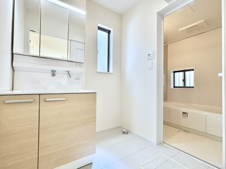 ���̑��@�L�X�Ƃ�Ƃ�̂��郉���h���[�X�y�[�X�B  