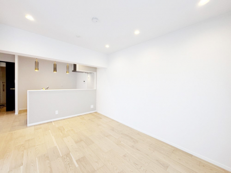 ���r���O�@���Ƒ��̓��₩�Șb�����ŕ�܂�閾�邢���r���O