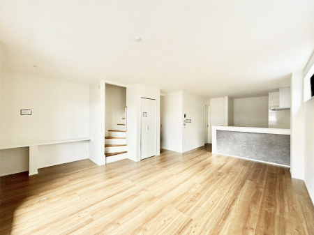 ���r���O�@�ǂ��ɂ��Ă��Ƒ��̂Ȃ������������R�~���j�P�[�V�������r���O�B