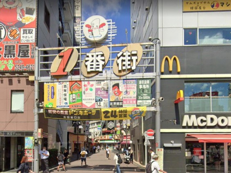 ���ӊ��@�V���b�s���O�Z���^�[ 200m �ԉH��ԊX���X�X