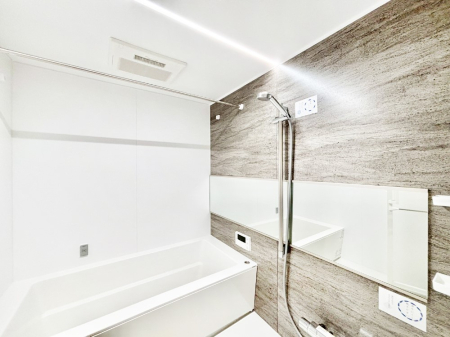 �����@1���̔������t���b�V���ł���A���K�ȃo�X�^�C�������o���Ă���܂��B