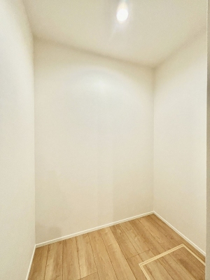 ���̑����ρ@�L�����[�B�|�������G�߂̏��������[���邱�Ƃ��ł��܂��B